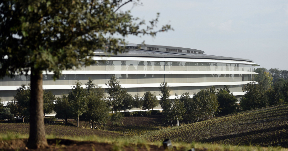 Apple Attempts to Get Out of Paying Taxes, Puts $200 Price Tag on $1 Billion Building