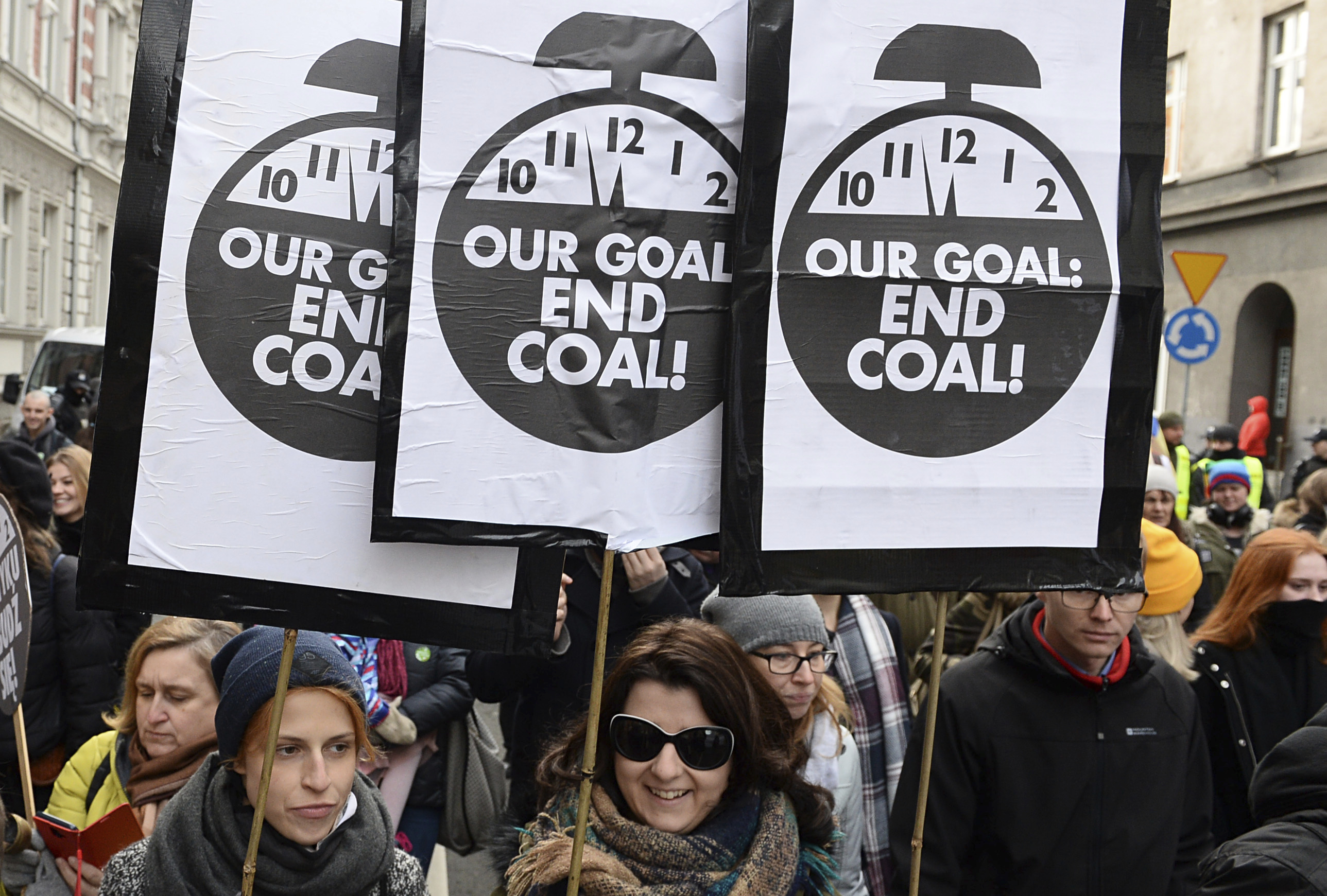 Big investors call for carbon price, end to coal power