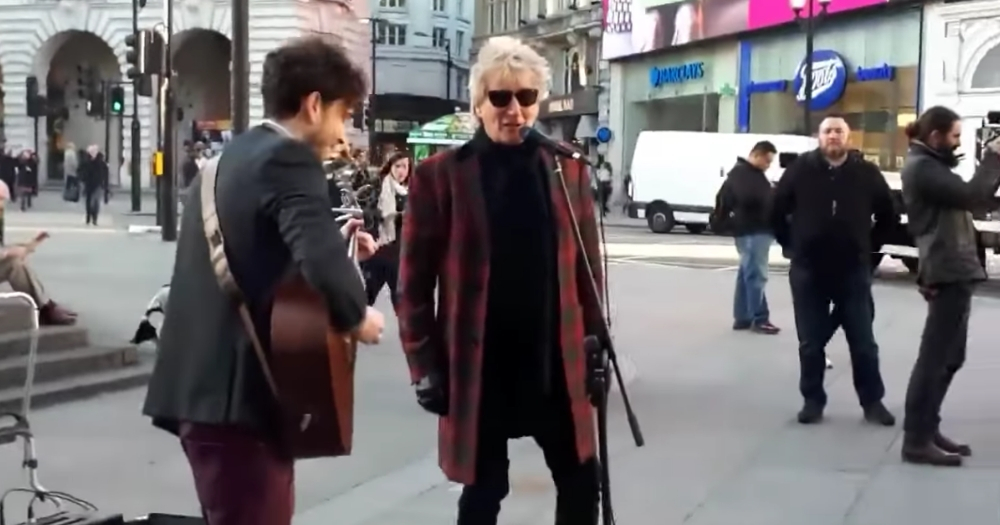Rod Stewart street performance
