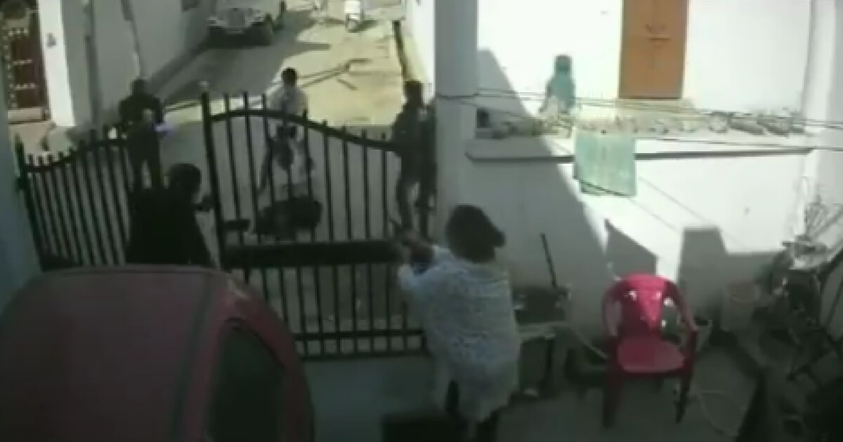Woman Defends Husband During Ruthless Attack, Legend of 'Revolver Rani ...