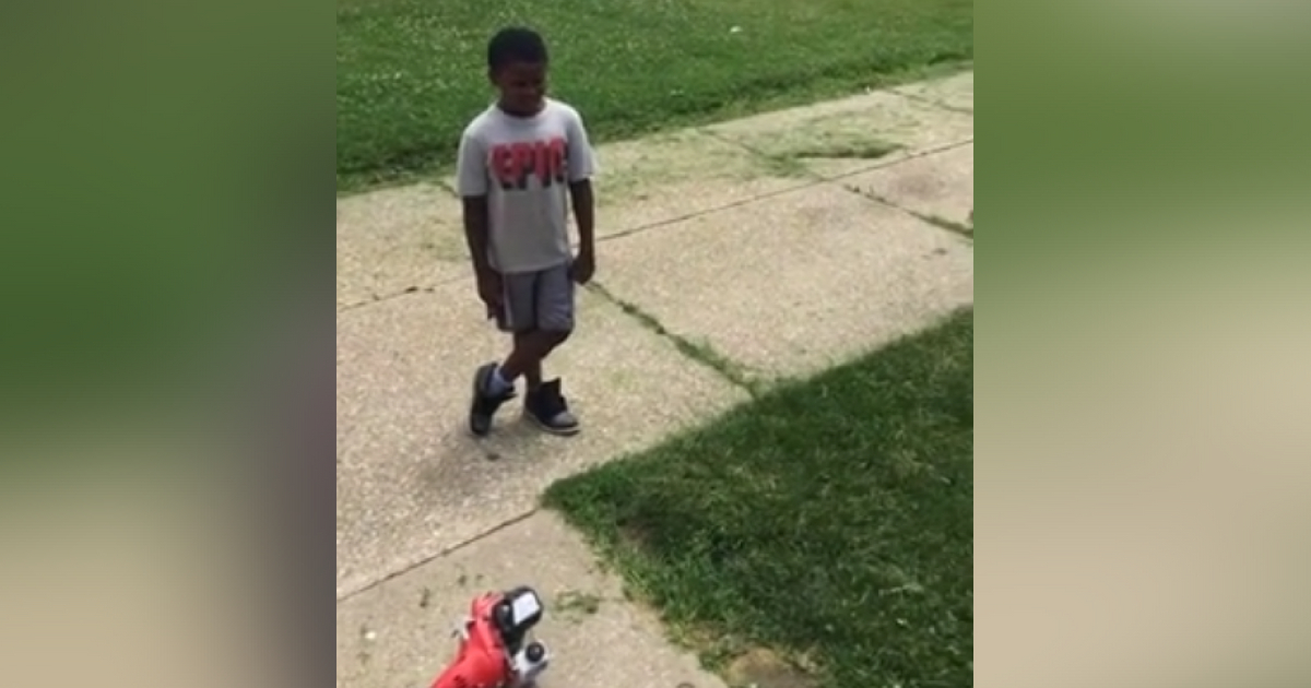 Neighbor calls cops on boy with lawn mowing business