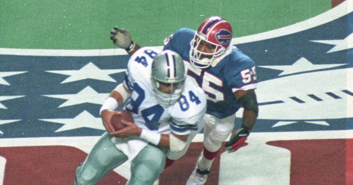 Maddox makes a tackle against the Dallas Cowboys in Super Bowl XXVIII