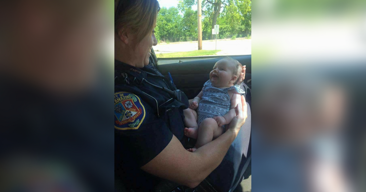 While a mother was waiting for help to come since she ran out of gas, police officers came to help keep her and her baby cool in the heat, as well as fill her car with gas and see that she got home safely.