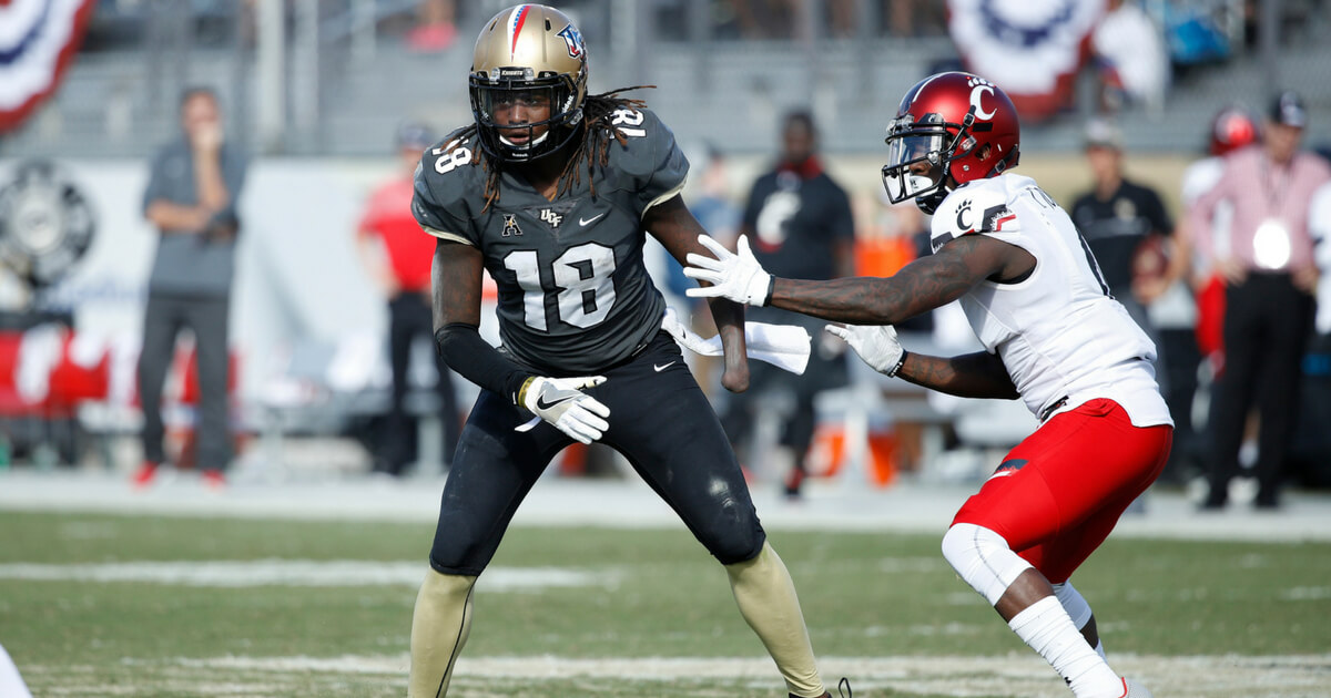 ORLANDO, FL - NOVEMBER 12: Shaquem Griffin #18 of the Central Florida Knights in action during the game against the Cincinnati Bearcats at Bright House Networks Stadium on November 12, 2016 in Orlando, Florida. Central Florida defeated Cincinnati 24-3.