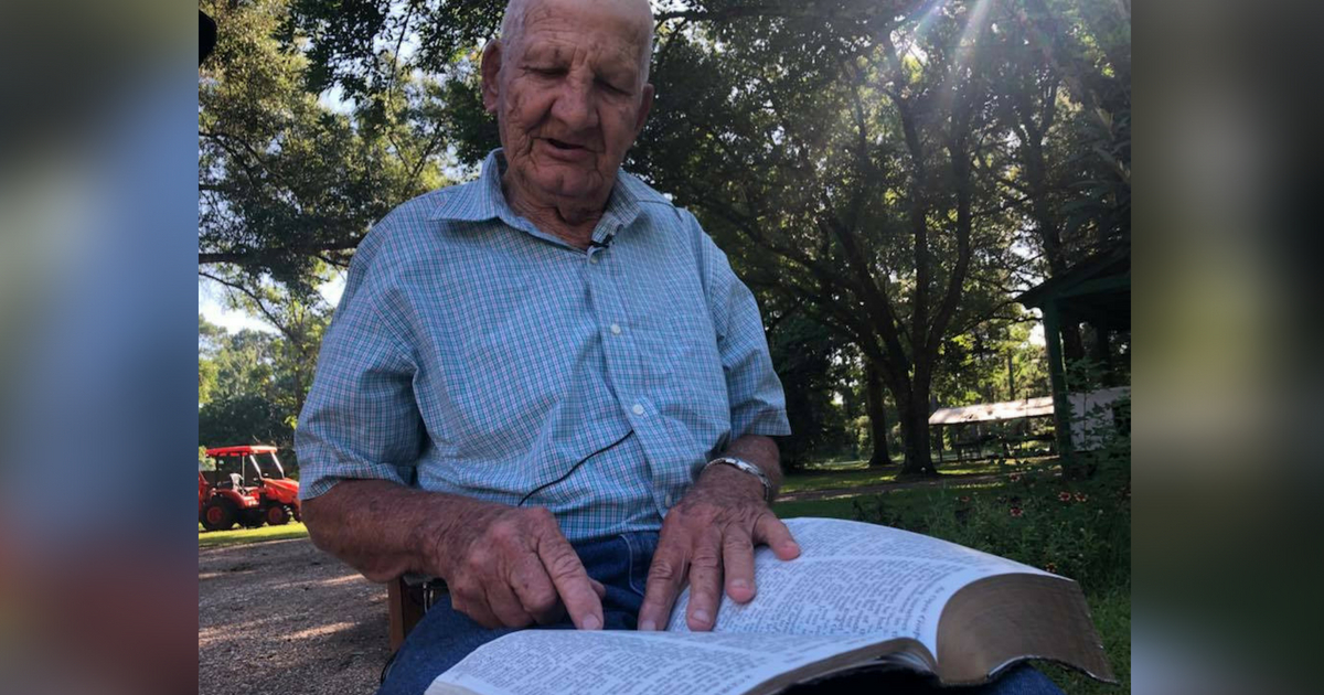 Elderly man reads from Bible after surviving being stung by 1000 bees.