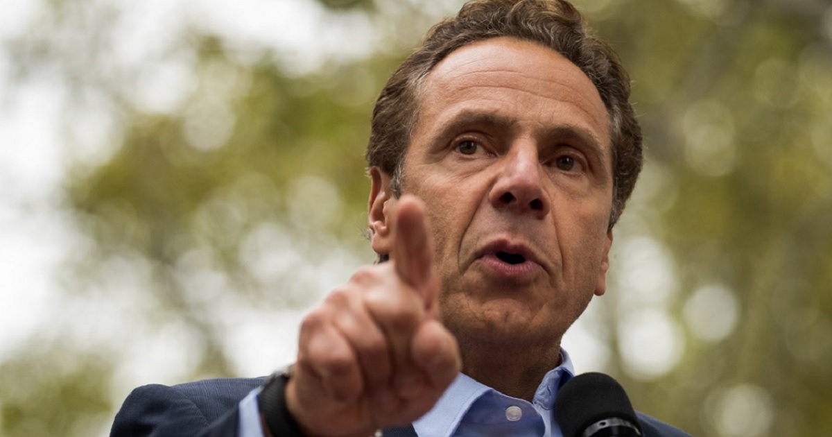 Andrew Cuomo pointing his finger