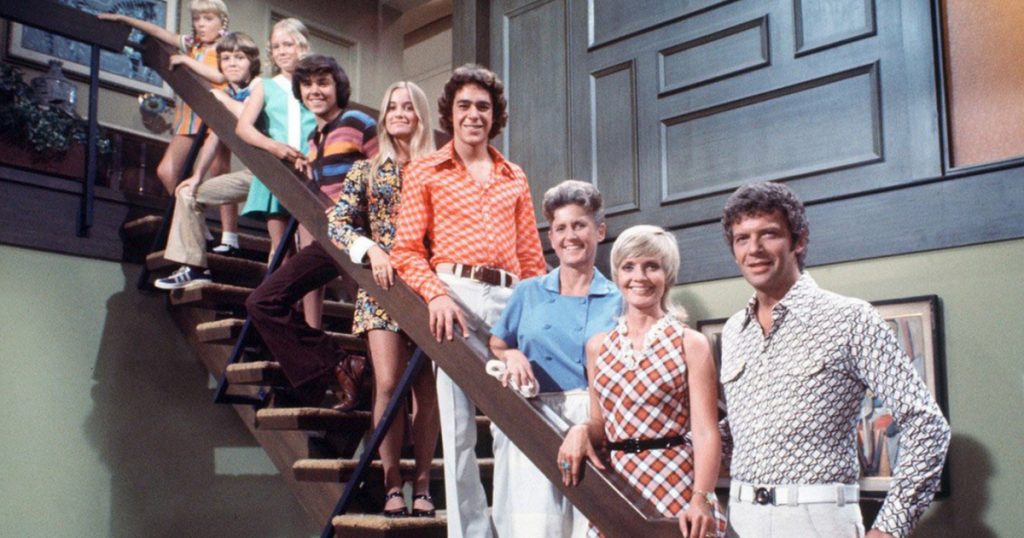 HGTV Buys 'Brady Bunch' House with Plans To Restore Home 'To Its 1970s ...