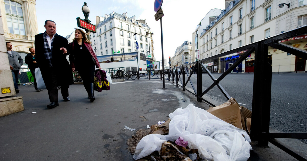 Trash in Paris