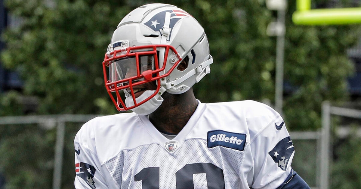 Wide receiver Josh Gordon practices with his new team, the New England Patriots.