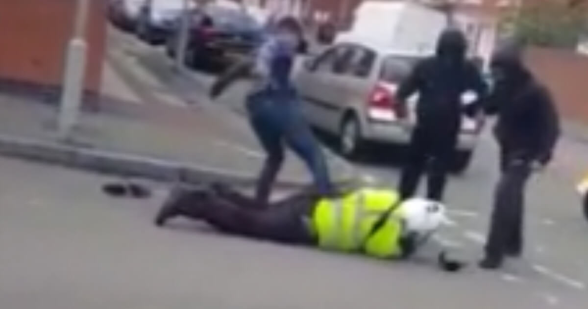 An off-duty traffic officer in Great Britain was attacked by a group of men, who beat him and took his moped. The officer was not seriously injured.