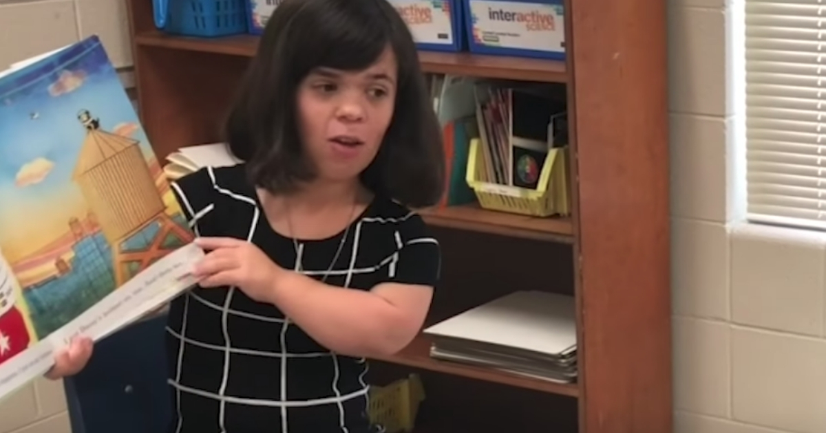 Woman with Dwarfism Becomes Teacher
