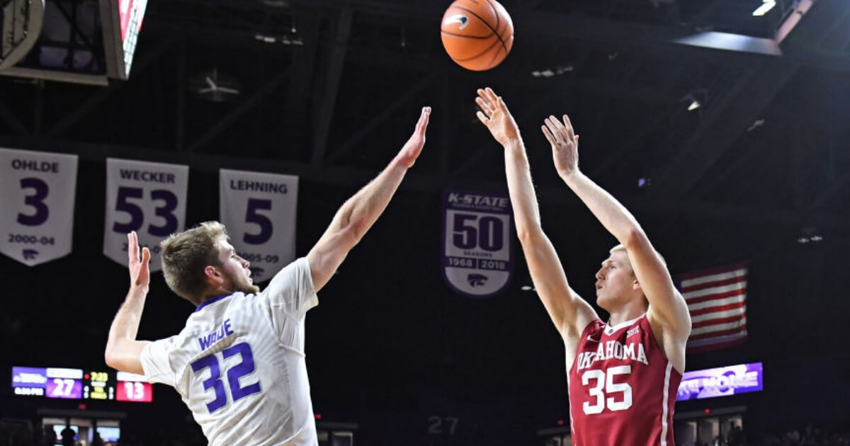 Brady Manek (35) of the Oklahoma Sooners puts a shot up against Kansas State Wildcats during a Big 12 game last season.