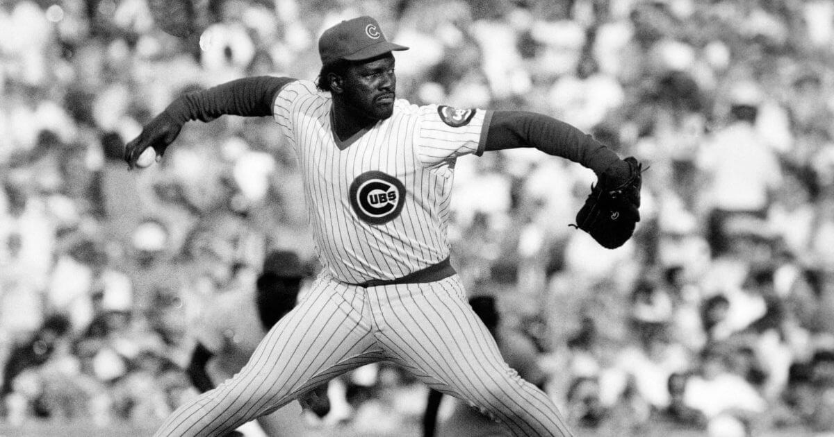 Lee Smith pitching for Cubs in 1987