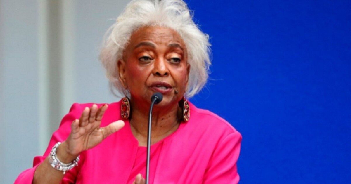 Brenda Snipes speaking into a microphone.