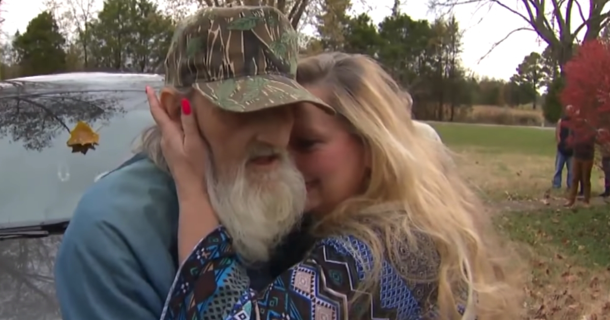 Dad and Daughter Reunite 26 Years Later