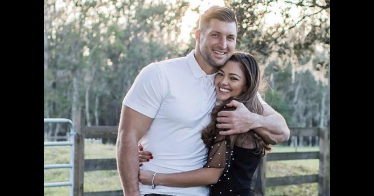 Tebow and Girlfriend
