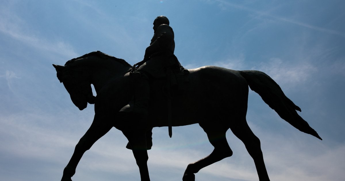 Robert E Lee statue