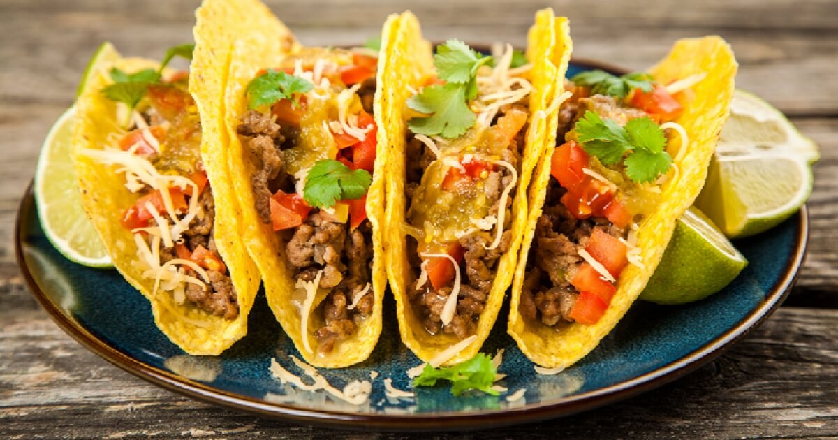 Plate of tacos.