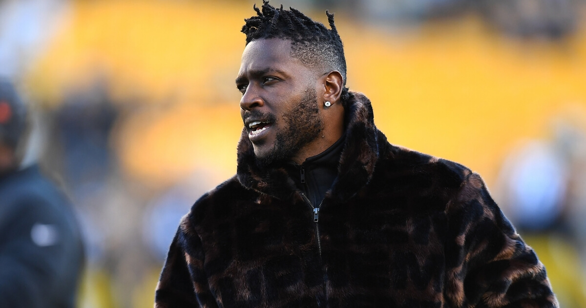 Antonio Brown #84 of the Pittsburgh Steelers looks on during warmups prior to the game against the Cincinnati Bengals at Heinz Field on Dec. 30, 2018 in Pittsburgh, Pennsylvania