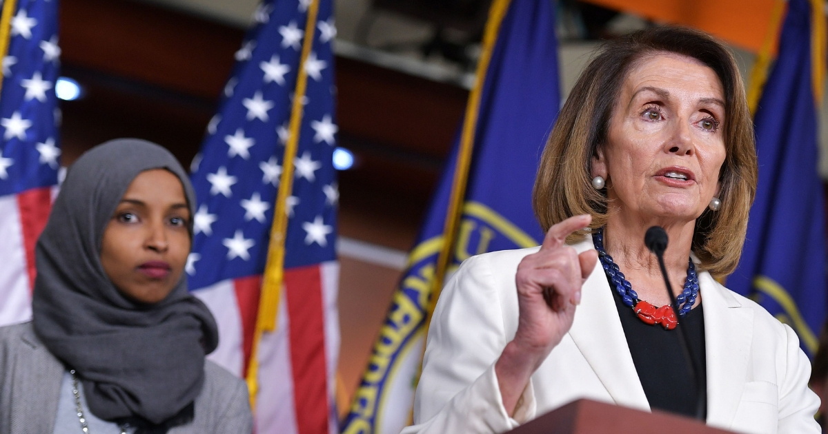 Mandel Ngan / Getty Images