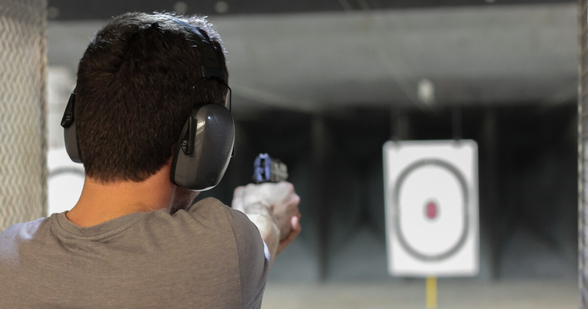 Man shoots at shooting range. (