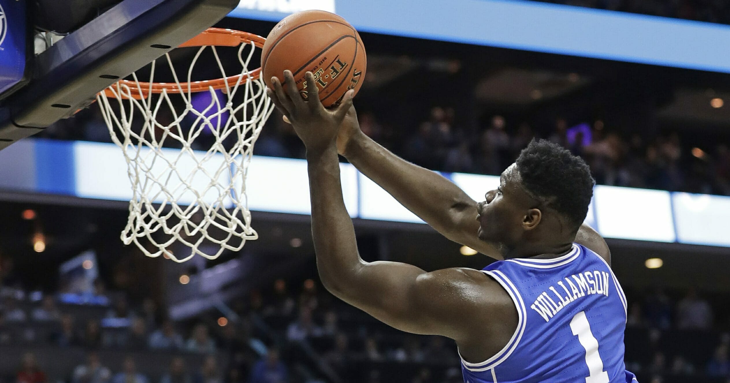 Duke's Zion Williamson drives to the basket against North Carolina.