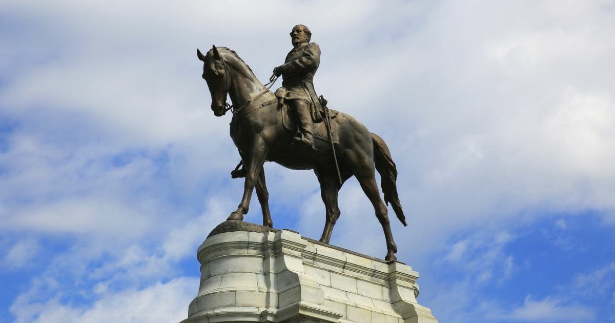 A famous Robert E. Lee memorial in Richmond, Virginia