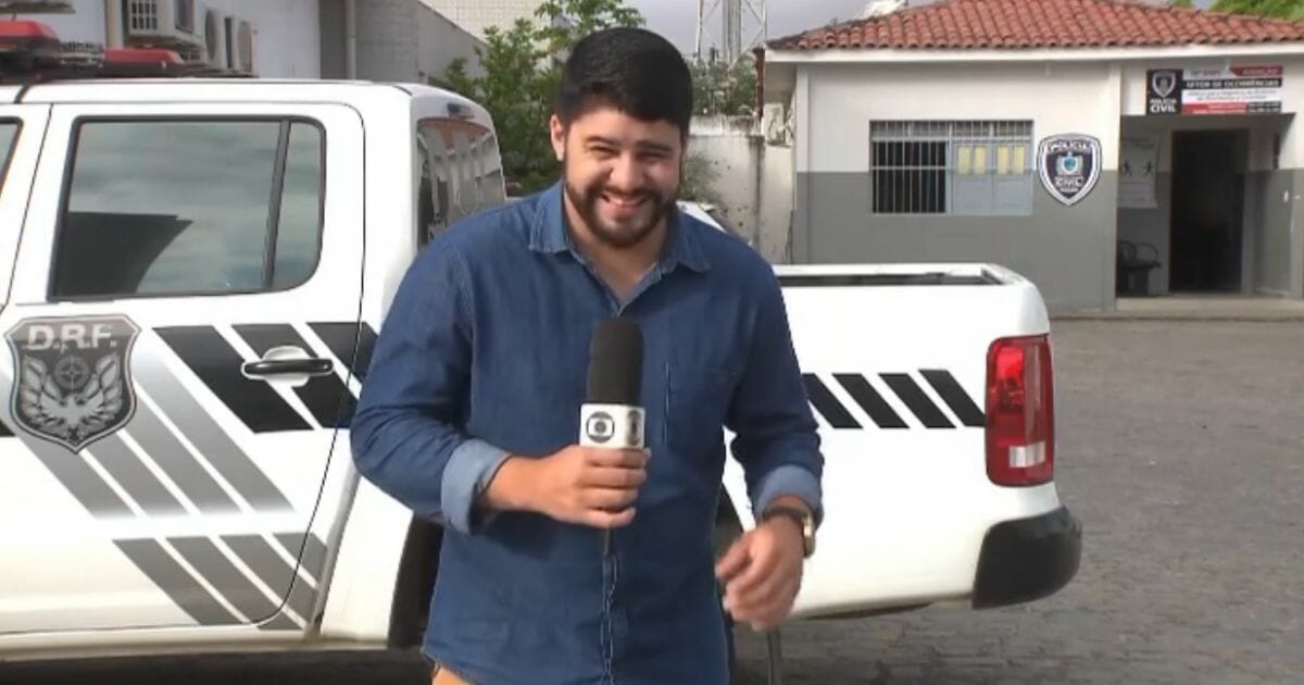 This reporter from Brazil had a difficult time getting through a segment because a cat kept interfering.