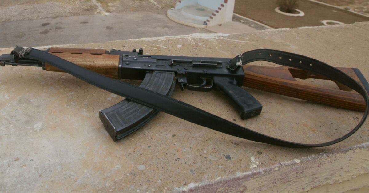 An Iraqi border guard's AK-47