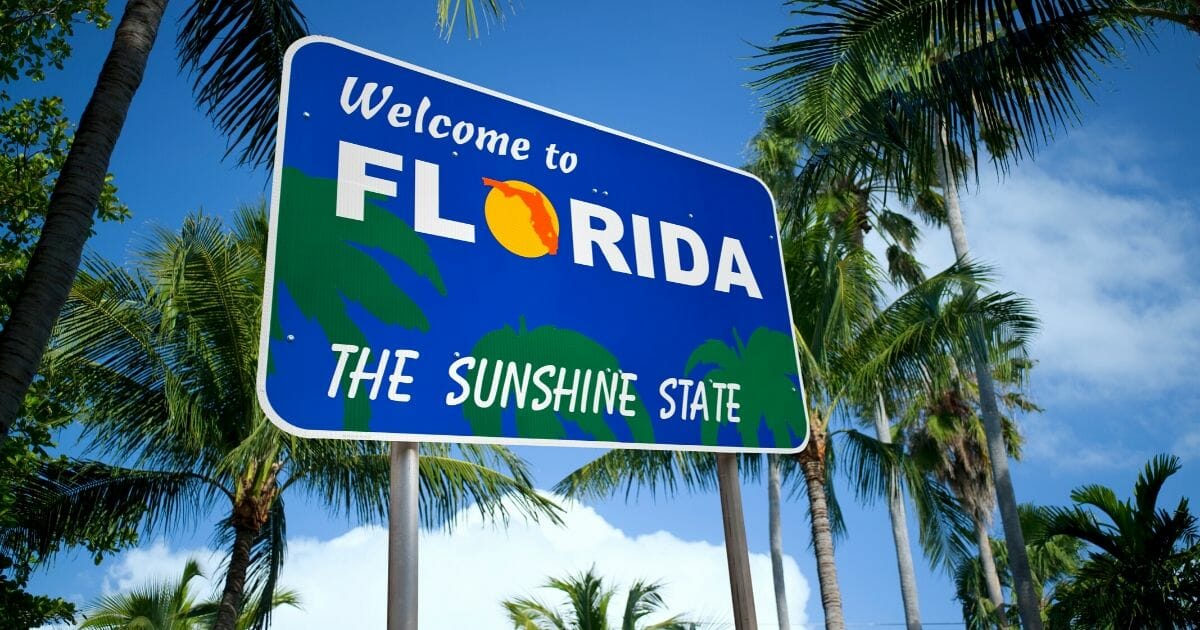 A "Welcome to Florida" greets visitors to the Sunshine State.