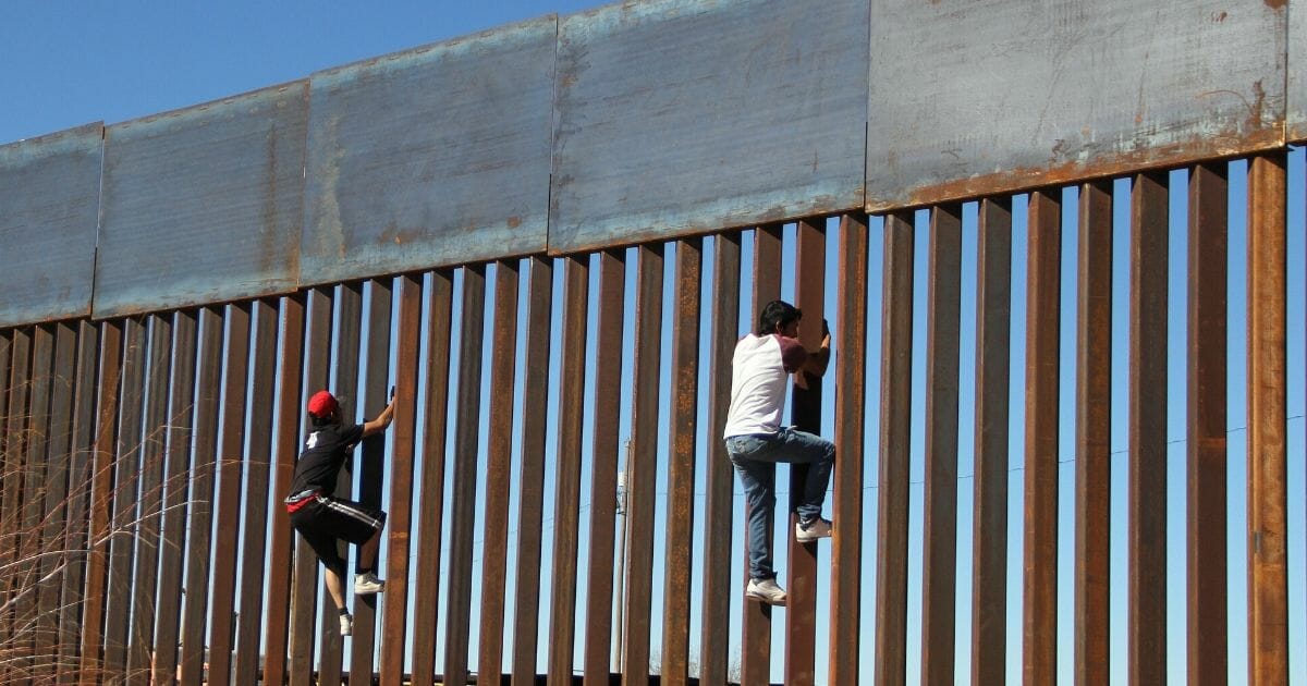 Border Wall Climbers