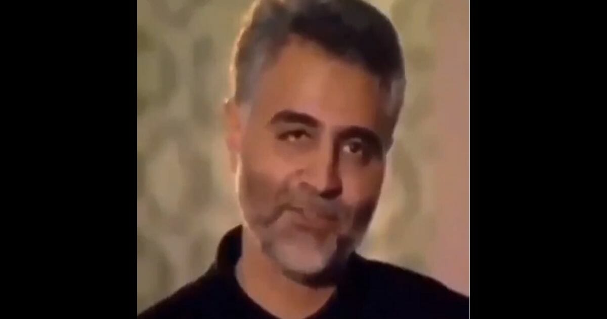 Gen. Soleimani reciting poetry.