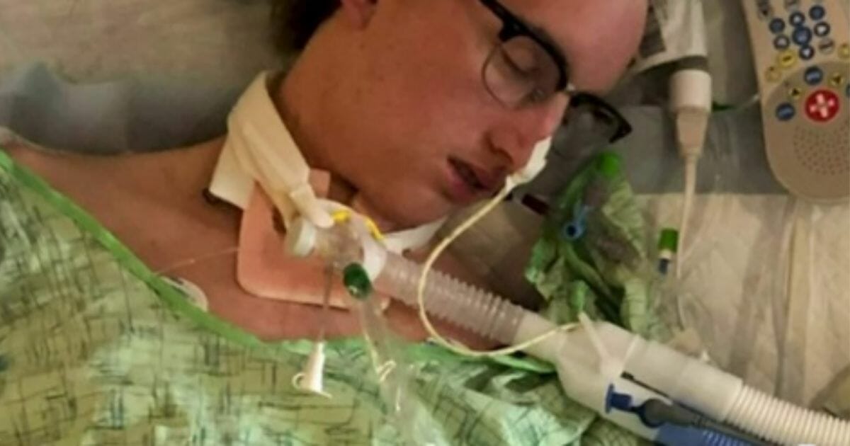 A 17-year-old high school student is speaking out against vaping after his habit led to a double lung transplant and nearly cost him his life.A 17-year-old high school student is speaking out against vaping after his habit led to a double lung transplant and nearly cost him his life.