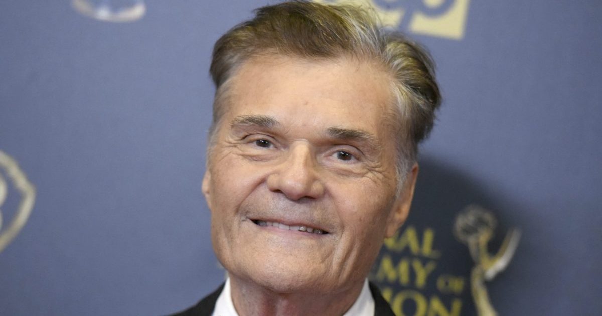 Fred Willard poses in the pressroom