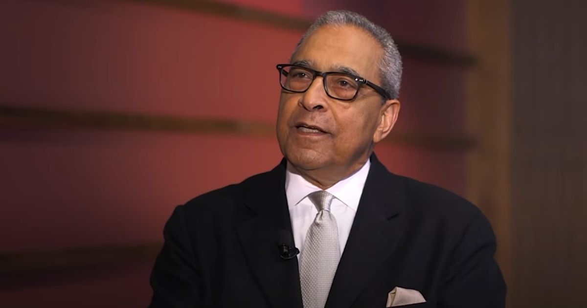 Conservative scholar Shelby Steele speaks with the Hoover Institution's Peter Robinson about "white guilt."