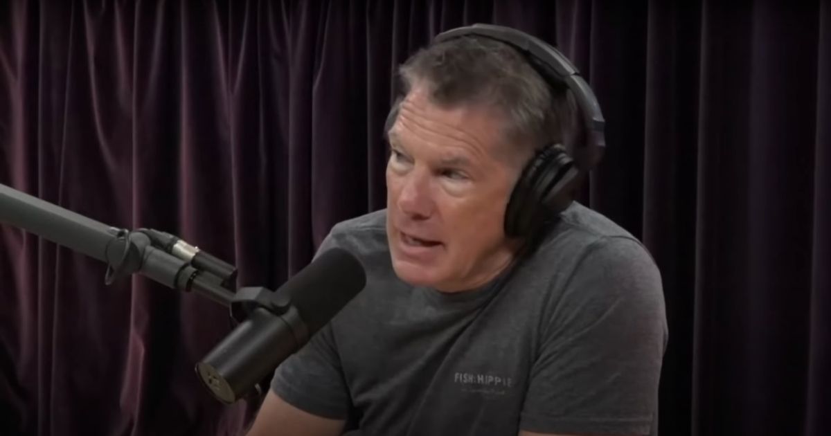 Former CIA operative Mike Baker discusses vote-by-mail with podcast host Joe Rogan.