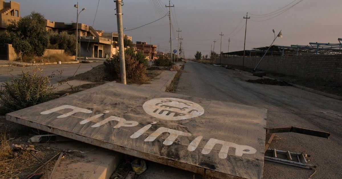 An IS billboard is seen destroyed on Nov. 8, 2016, in Qaraqosh, Iraq. (An IS billboard is seen destroyed on Nov. 8, 2016, in Qaraqosh, Iraq.