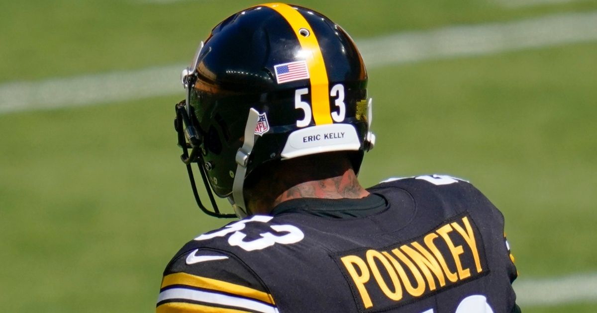Pittsburgh Steelers center Maurkice Pouncey has the name of slain police officer Eric Kelly on the back of his helmet before the team's game against the Denver Bronco at Heinz Field on Sept. 20, 2020.