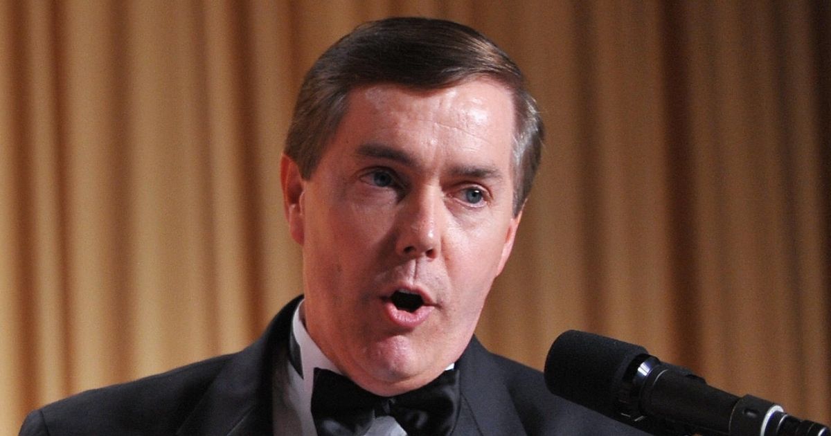 Steve Scully of C-SPAN speaks at the White House Correspondents' Association dinner at the Hilton in Washington on May 9, 2009.