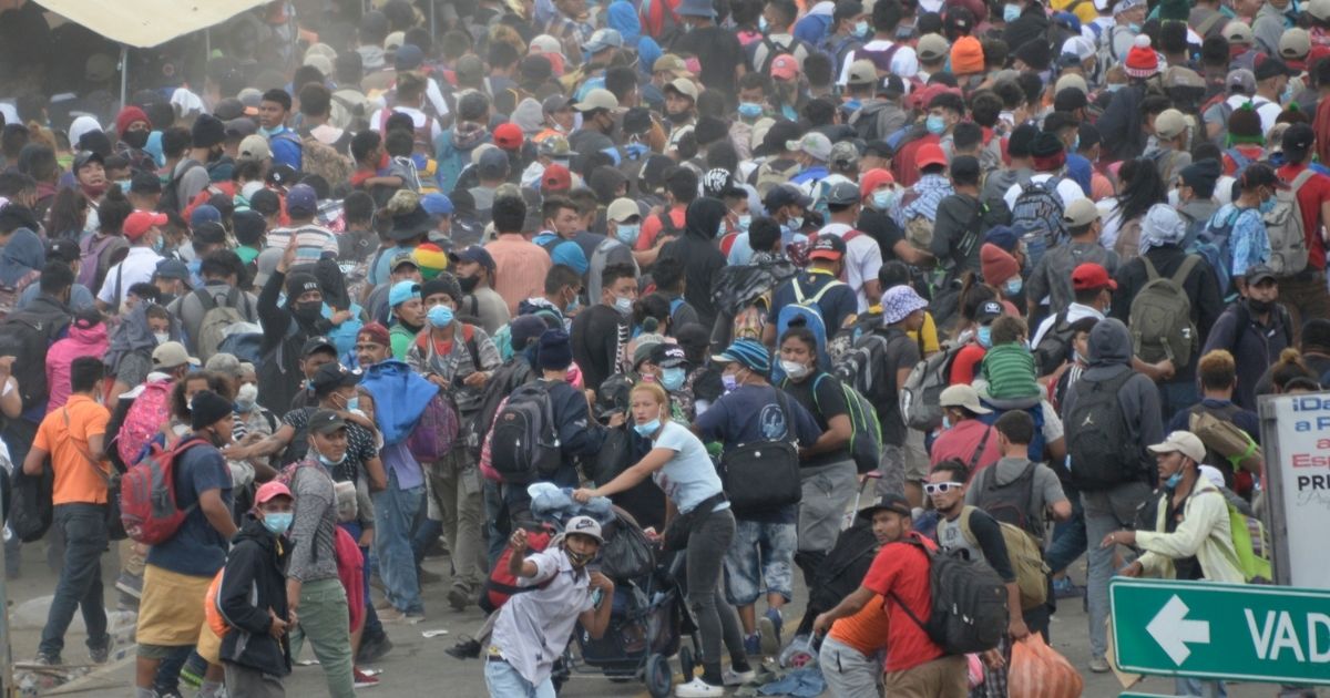 Migrants who arrived in a caravan from Honduras on their way to the United States are being dispersed by security forces in Vado Hondo, Guatemala, on January 18, 2021.