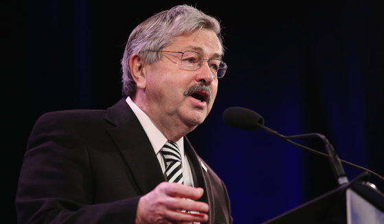 Iowa Governor Terry Branstad speaks to guests at the Iowa Freedom Summit on January 24, 2015 in Des Moines, Iowa.