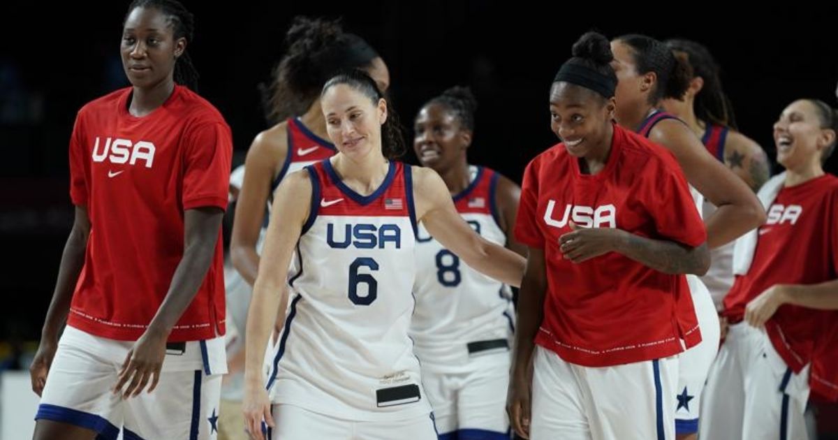 A photo taken on Friday shows athlete Sue Bird and her teammates at the semifinal in Serbia during the 2020 Summer Olympics.