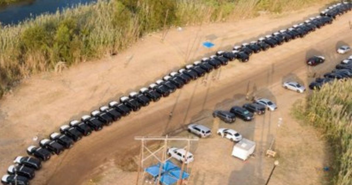 The state Department of Public Safety and the National Guard used hundreds of state-owned vehicles -- most of them apparently SUVs -- to create a barrier to help stop the surge of illegal immigrants into Texas.