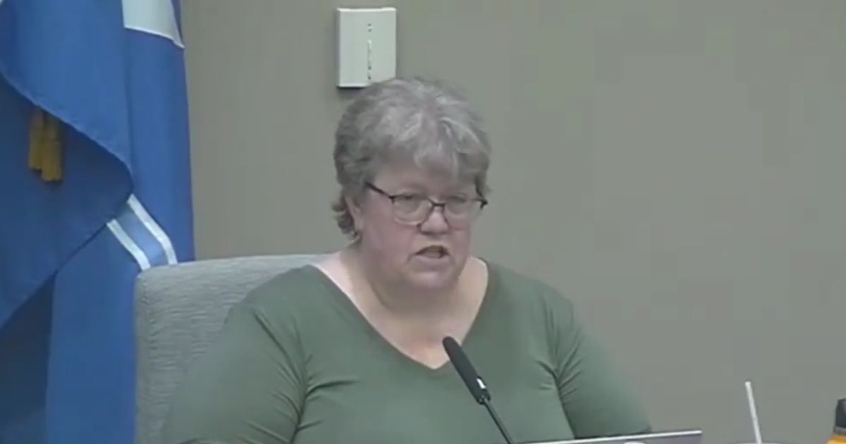 Mankato (Minnesota) Area Public Schools board chairwoman Jodi Sapp details new audience participation rules at an Oct. 18 session. The rules include mandatory disclosure of one’s home address, a ban on addressing board members directly and not discussing any issues that do not appear on the agenda.