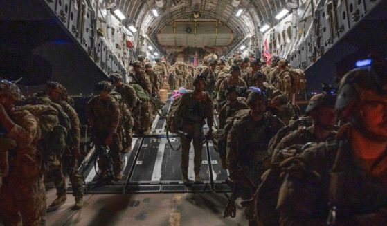 U.S. soldiers deplane at Ali Al Saleem Air Base, Kuwait on Aug. 31, 2021.