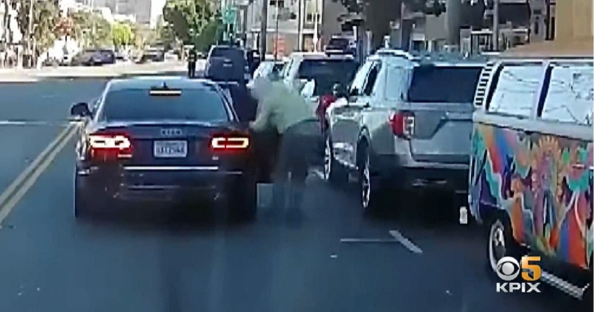 Video captures the scene of a car break-in in San Francisco.