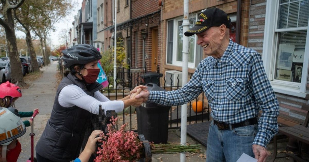 Neighbors in Brooklyn, New York, came together to show their appreciation for Jack Le Vine, a 96-year-old World War II veteran.