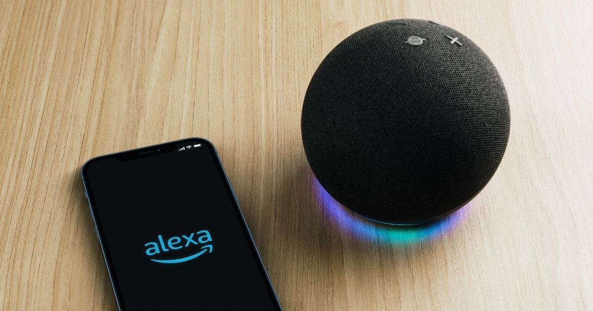 Alexa, a smart speaker and virtual assistant from Amazon, is connected to a smartphone app.