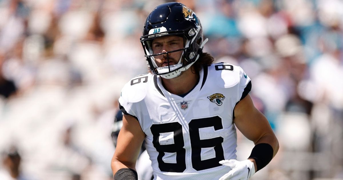 Jacob Hollister, #86 of the Jacksonville Jaguars, in action against the Arizona Cardinals at TIAA Bank Field on Sept. 26 in Jacksonville, Florida.