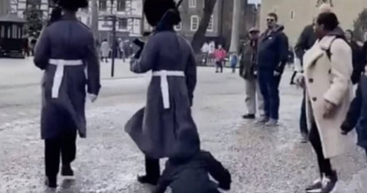 A child gets trampled by a Guardsman in London last week in a video that's gone viral.A child gets trampled by a Guardsman in London last week in a video that's gone viral.